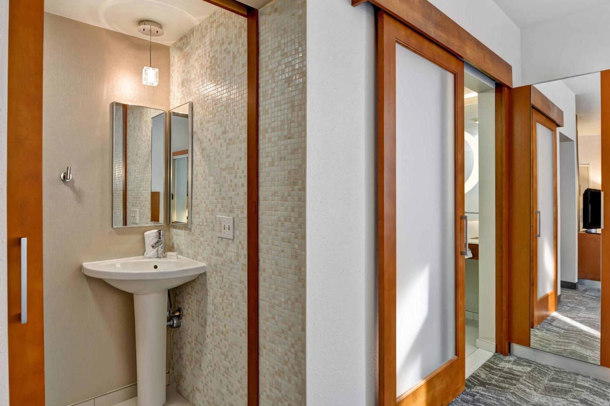 Springhill Suites By Marriott Cincinnati Midtown Eksteriør billede